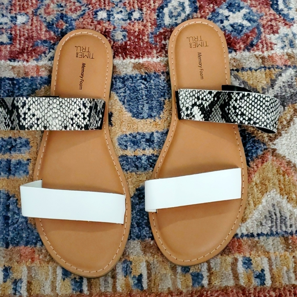 Time and Tru Womens Snake Print Sandals